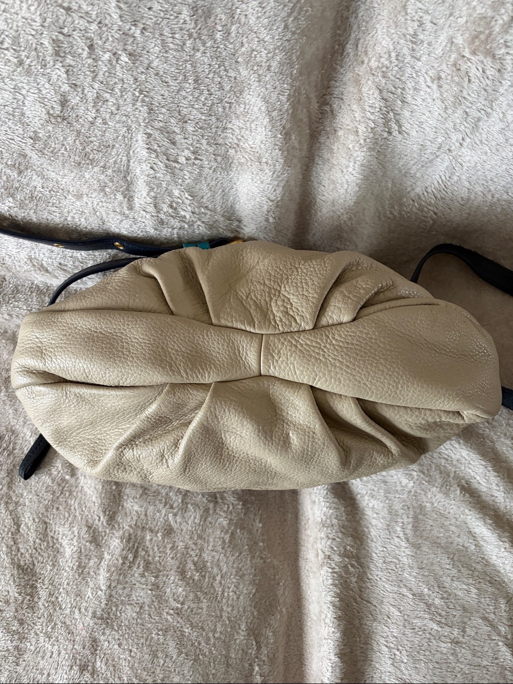 Marc by Marc Jacobs Beige Leather Crossbody with Navy Strap and Turquoise Trim - Picture 3 of 4